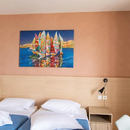 Ξενοδοχείο με διαμερίσματα Achilleas